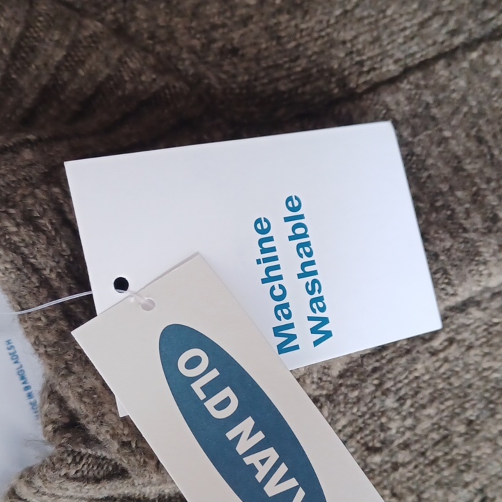Old Navy sweater - Picture 5 of 14